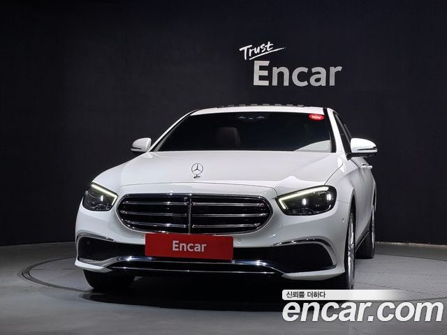 Mercedes-Benz E-Class 2022 — фото 3