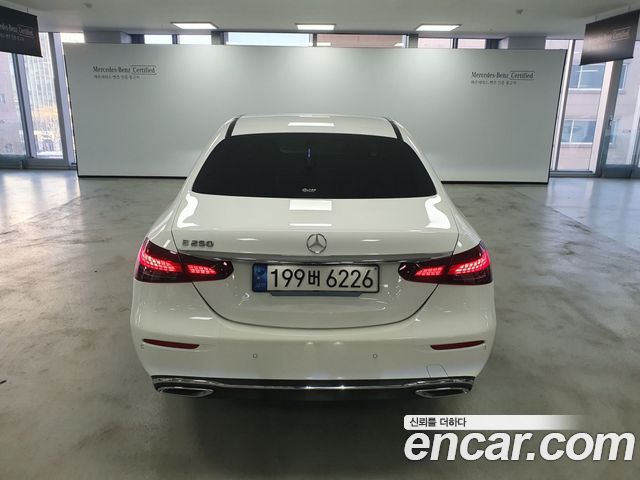 Mercedes-Benz E-Class 2023 — фото 4