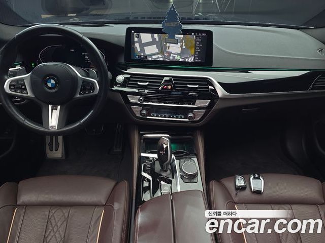 BMW 5 Series 2023 — фото 10