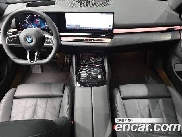 BMW 5 Series 2025 — фото 10