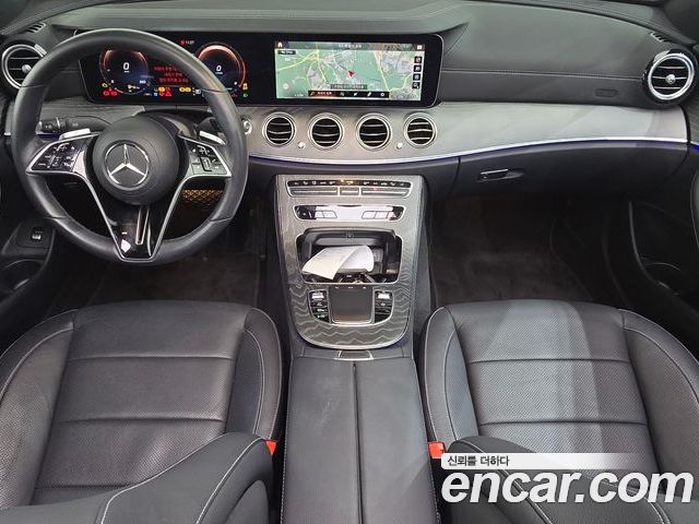 Mercedes-Benz E-Class 2022 — фото 10