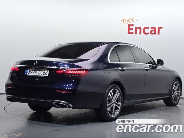 Mercedes-Benz E-Class 2022 — фото 2
