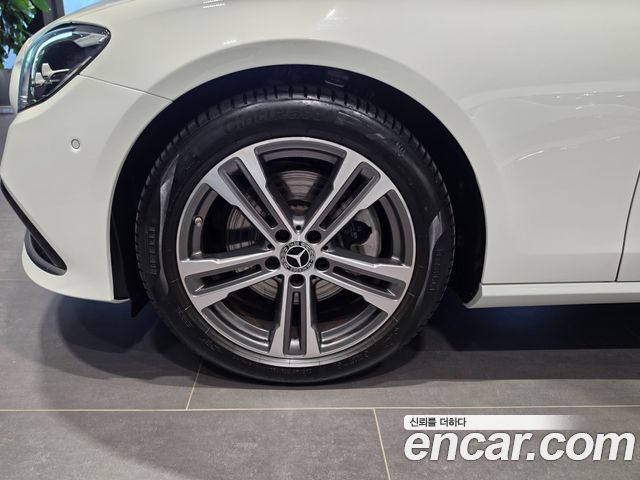 Mercedes-Benz E-Class 2023 — фото 5