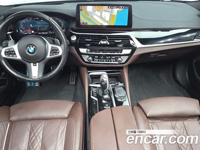 BMW 5 Series 2023 — фото 10