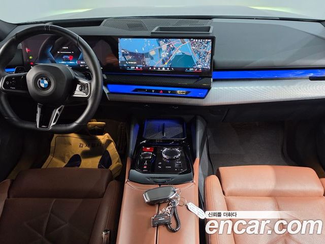 BMW 5 Series 2025 — фото 10