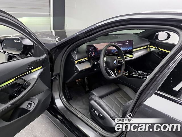 BMW 5 Series 2025 — фото 10