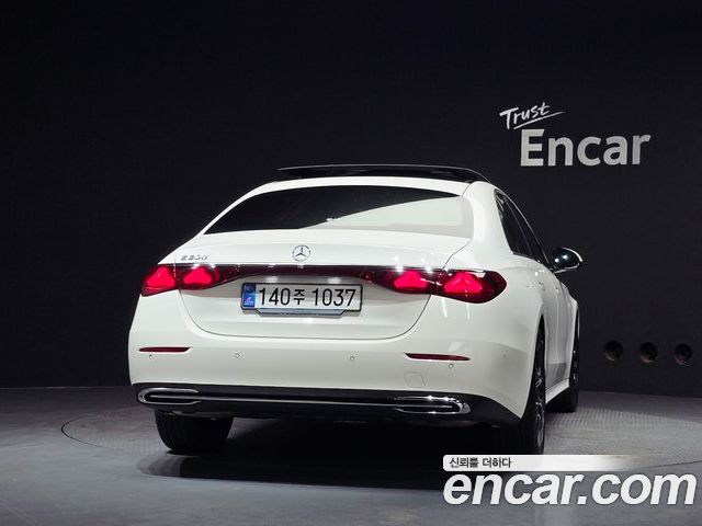 Mercedes-Benz E-Class 2025 — фото 4