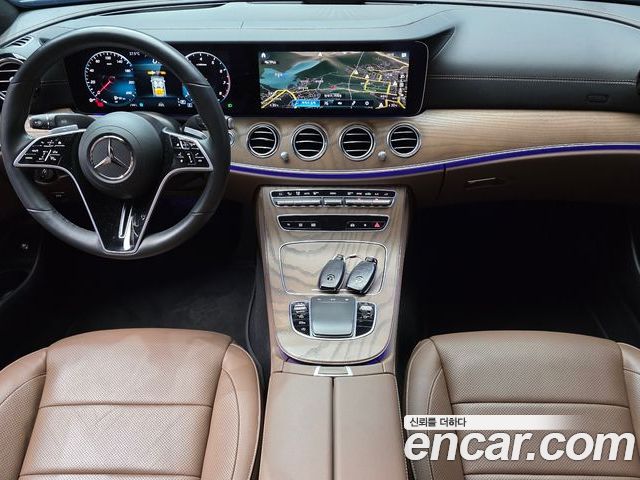 Mercedes-Benz E-Class 2023 — фото 10