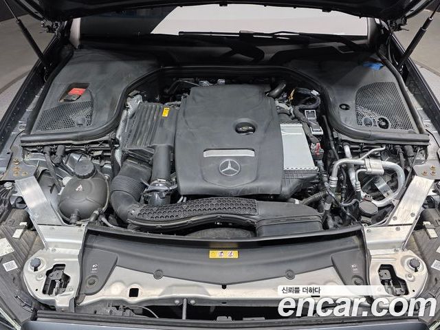 Mercedes-Benz E-Class 2023 — фото 6