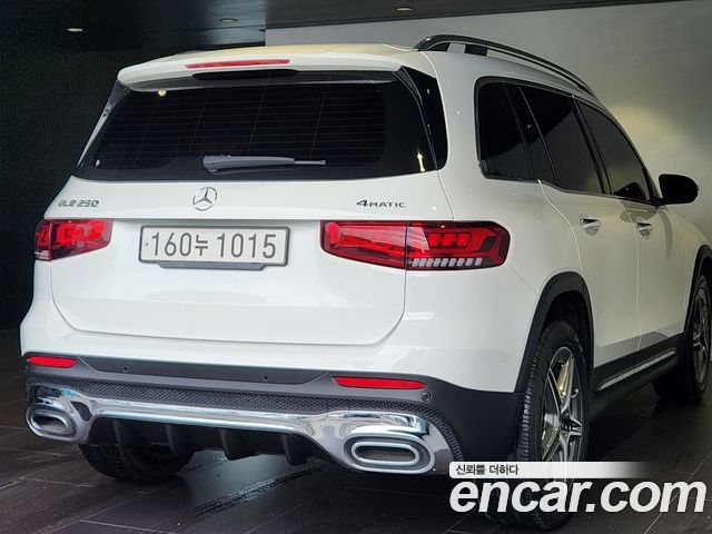 Mercedes-Benz GLB 2022 — фото 2