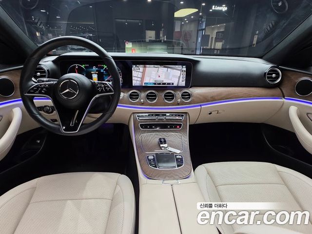 Mercedes-Benz E-Class 2023 — фото 10