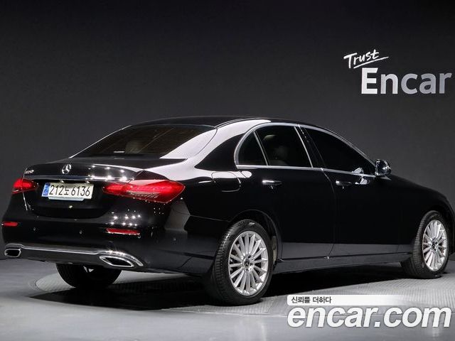 Mercedes-Benz E-Class 2023 — фото 2