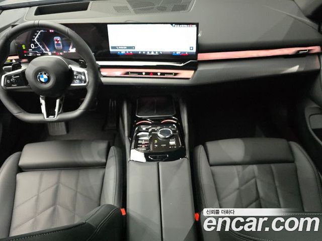 BMW 5 Series 2025 — фото 10