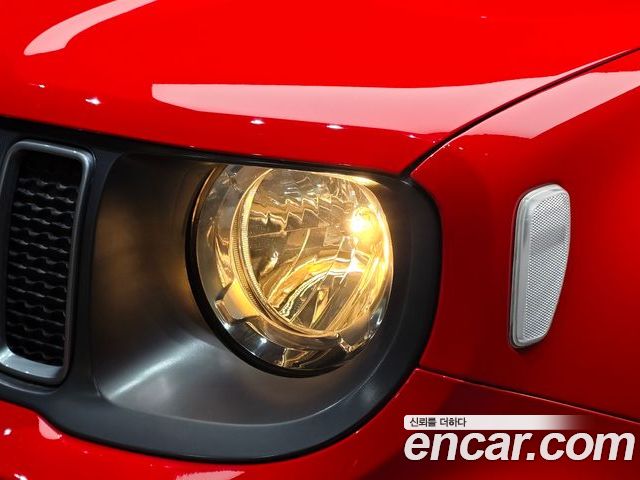 Jeep Renegade 2022 — фото 8
