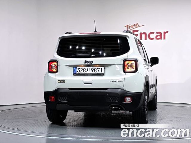 Jeep Renegade 2022 — фото 4