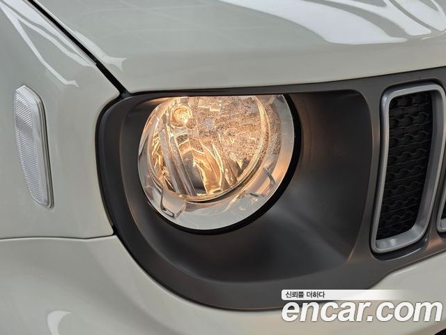 Jeep Renegade 2022 — фото 8