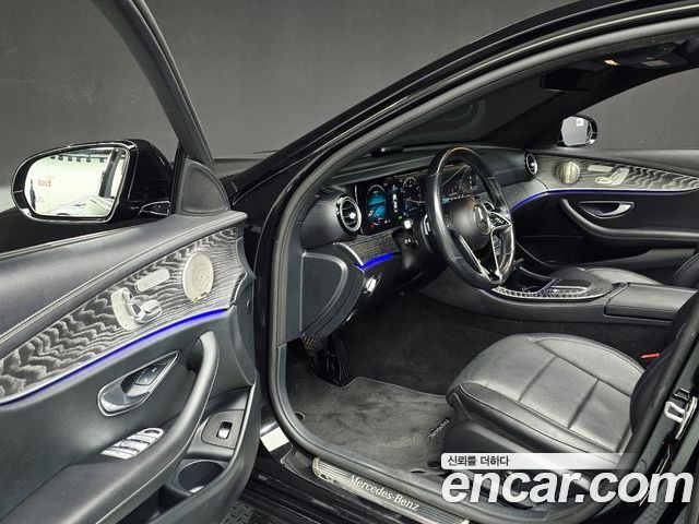 Mercedes-Benz E-Class 2022 — фото 10