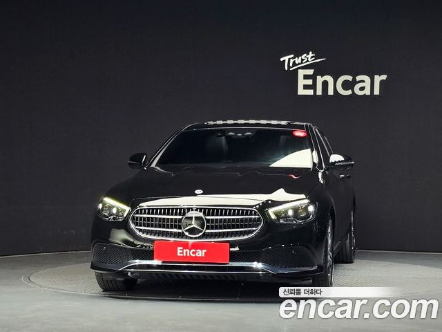 Mercedes-Benz E-Class 2022 — фото 3