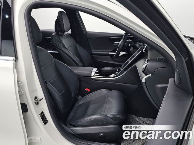 Mercedes-Benz C-Class 2022 — фото 10