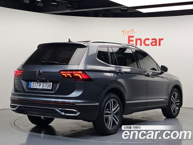 Volkswagen Tiguan 2022 — фото 2