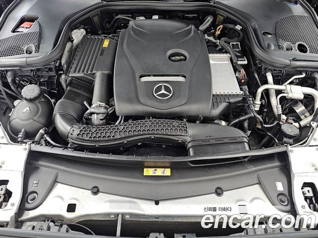 Mercedes-Benz E-Class 2022 — фото 6