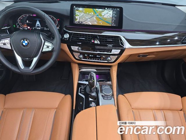 BMW 5 Series 2023 — фото 10