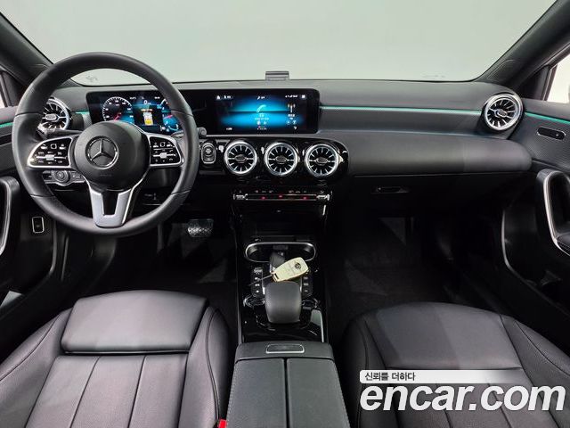 Mercedes-Benz A-Class 2022 — фото 10