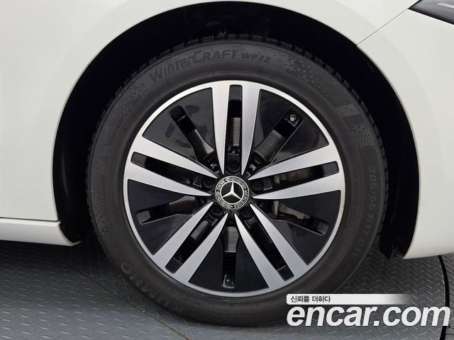 Mercedes-Benz A-Class 2022 — фото 7