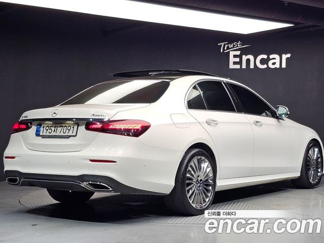 Mercedes-Benz E-Class 2022 — фото 2