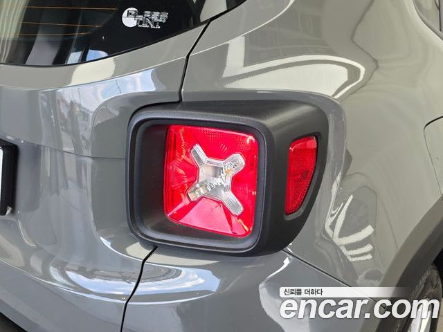 Jeep Renegade 2022 — фото 9