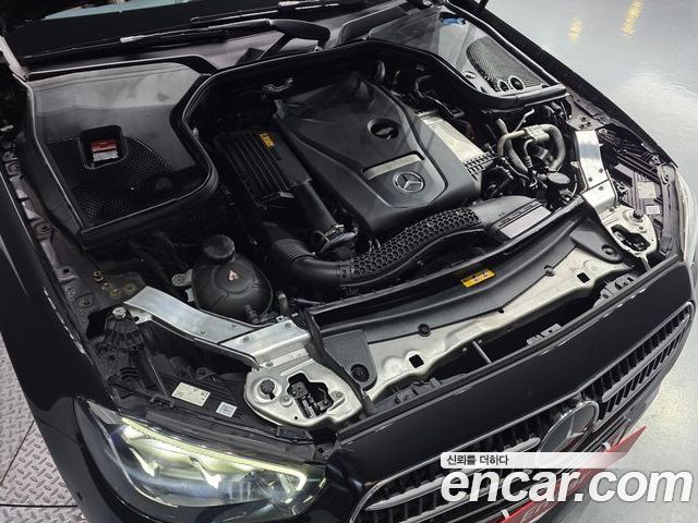 Mercedes-Benz E-Class 2023 — фото 6