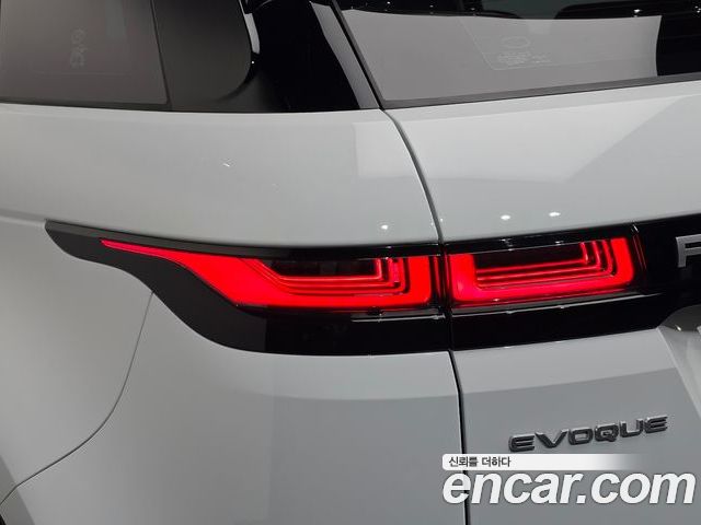 Land Rover Range Rover Evoque 2023 — фото 9