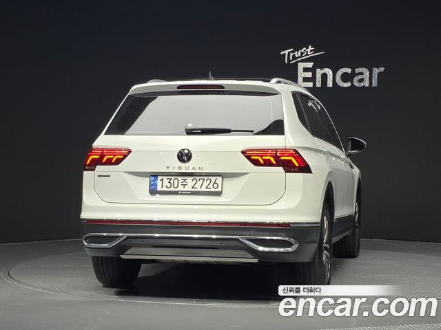 Volkswagen Tiguan 2023 — фото 4