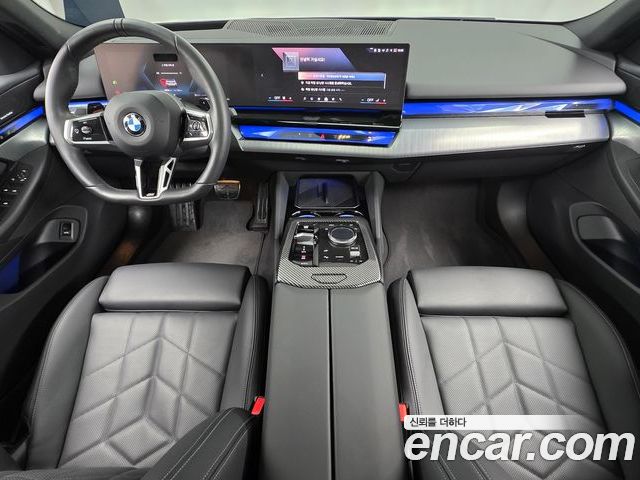 BMW 5 Series 2025 — фото 10