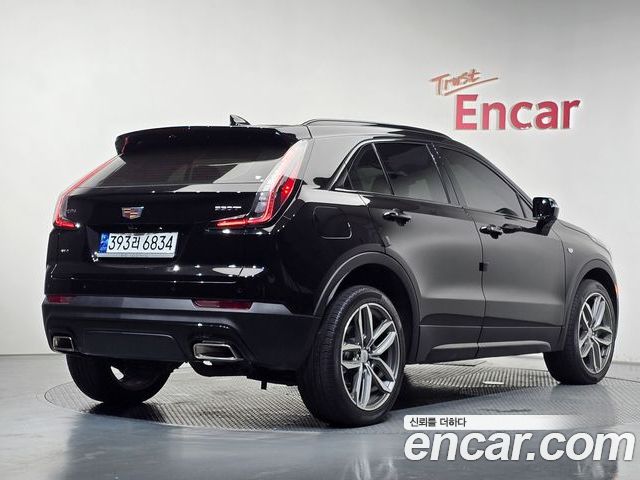 Cadillac XT4 2023 — фото 2
