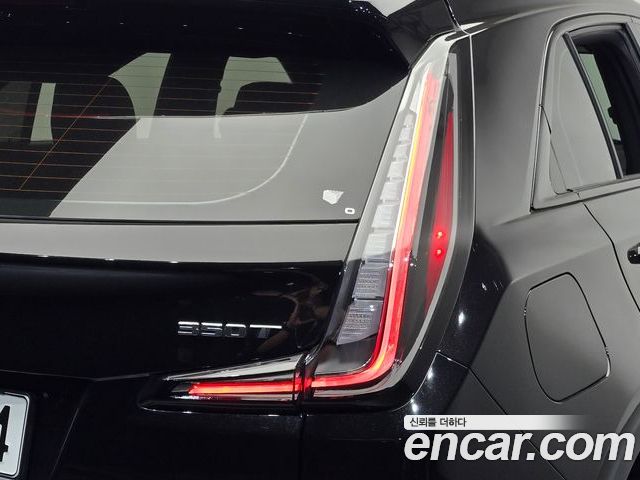 Cadillac XT4 2023 — фото 9