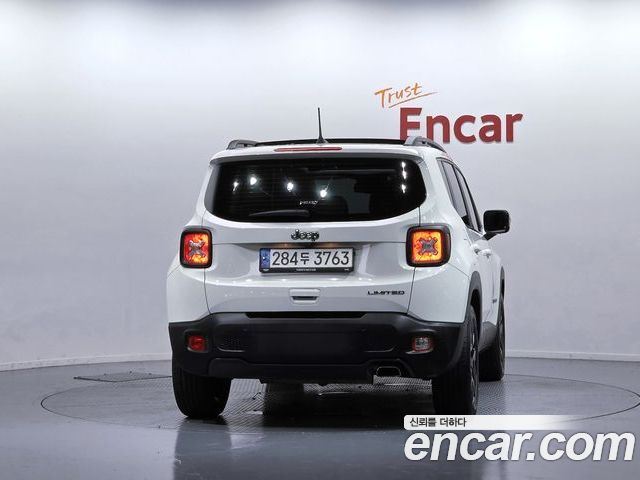 Jeep Renegade 2022 — фото 4