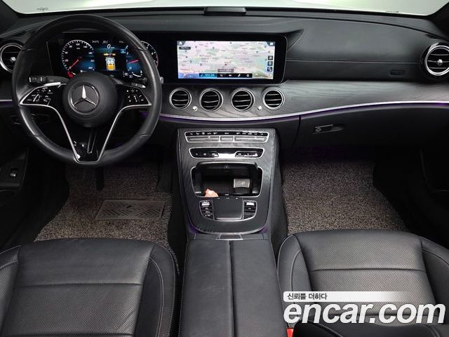 Mercedes-Benz E-Class 2023 — фото 10
