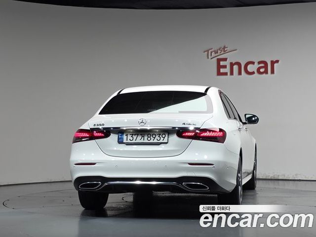 Mercedes-Benz E-Class 2023 — фото 4