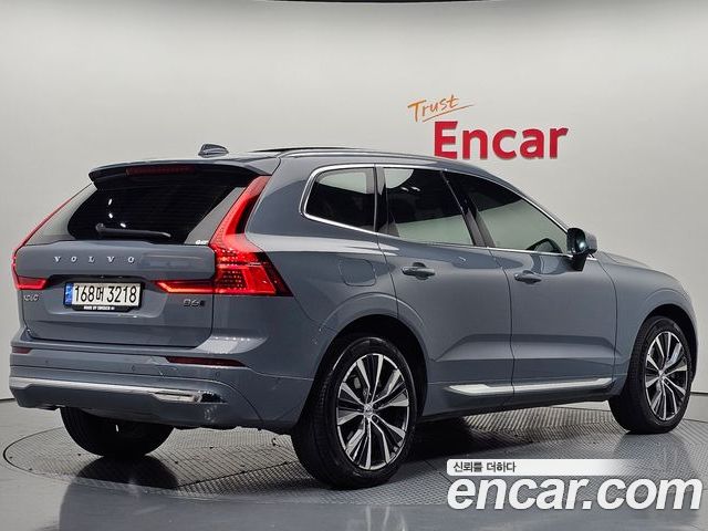 Volvo XC60 2022 — фото 2