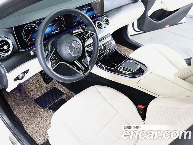 Mercedes-Benz E-Class 2023 — фото 10