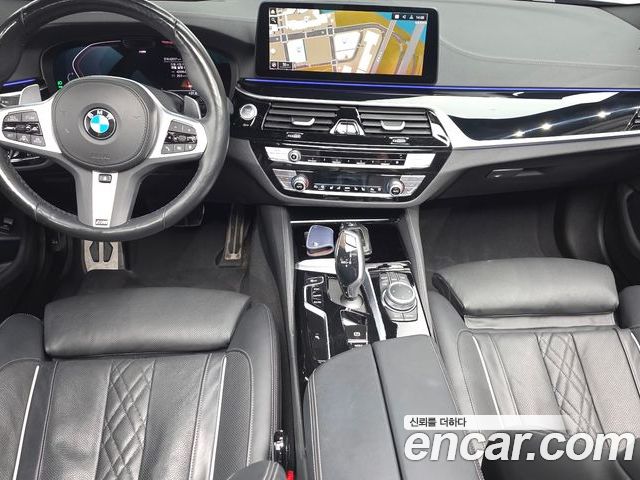 BMW 5 Series 2022 — фото 10