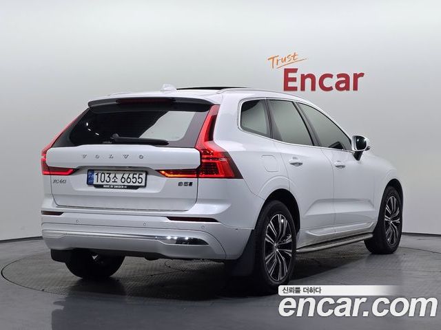 Volvo XC60 2022 — фото 2