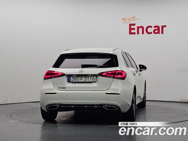 Mercedes-Benz A-Class 2022 — фото 4
