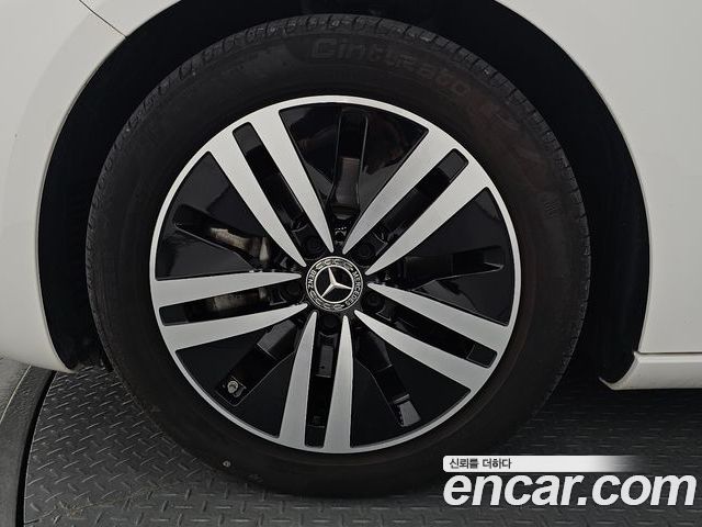 Mercedes-Benz A-Class 2022 — фото 5