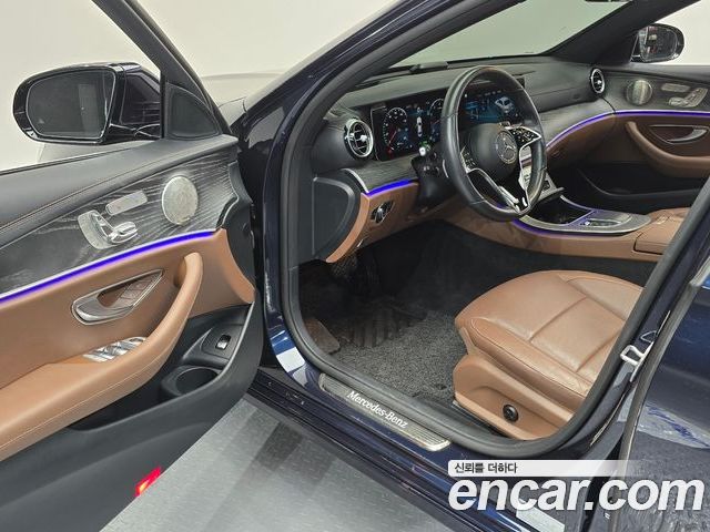Mercedes-Benz E-Class 2022 — фото 10