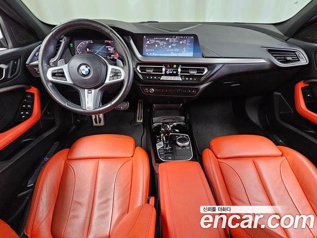 BMW 1 Series 2022 — фото 10