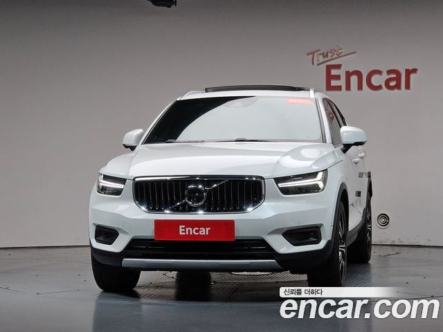 Volvo XC40 2022 — фото 3