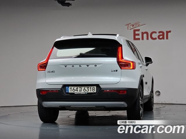 Volvo XC40 2022 — фото 4