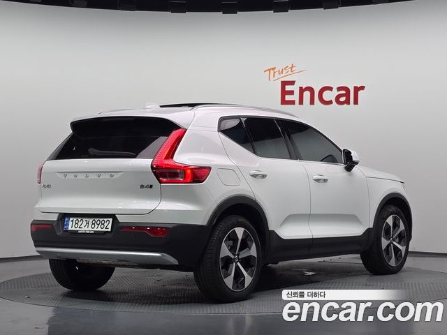 Volvo XC40 2024 — фото 2